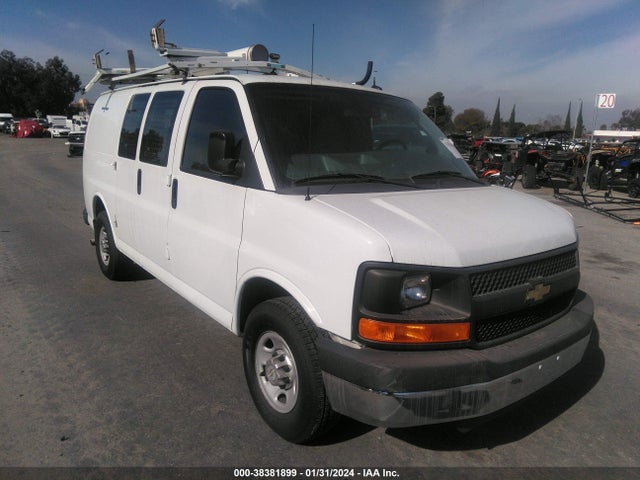 2014 1GCWGFCB3E1132872 main image