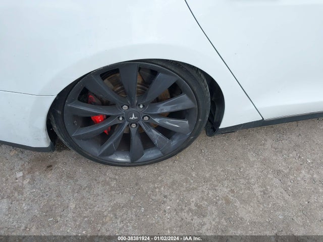 5YJSA1H10EFP36924 Tesla Model S P85