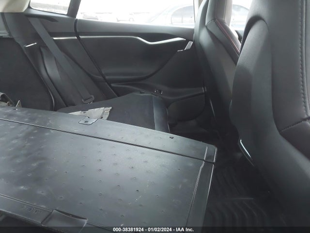 5YJSA1H10EFP36924 Tesla Model S P85