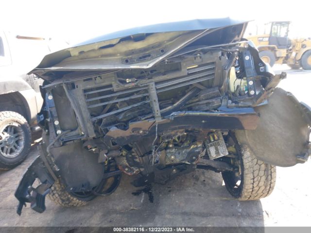 1GNSKHKC6JR142222 Chevrolet Suburban Lt
