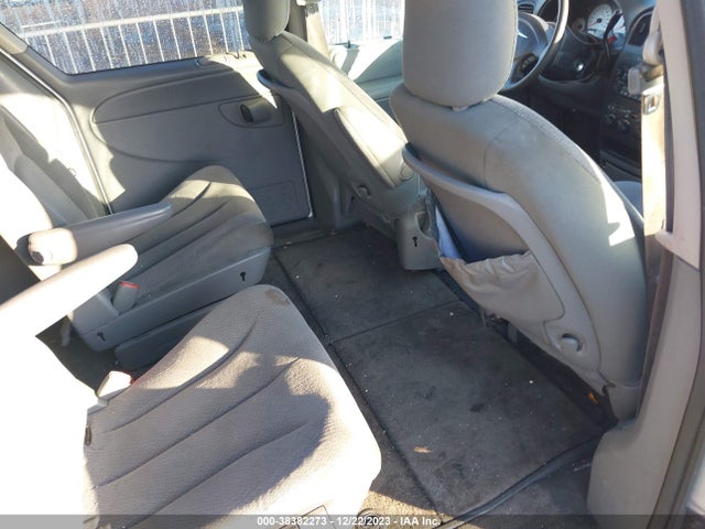 2005 CHRYSLER TOWN & COUNTRY LX VIN: 2C4GP44R65R597744