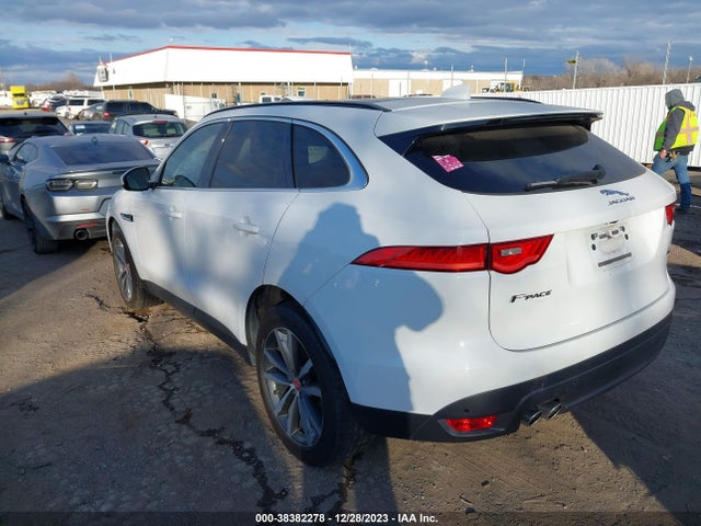 2017 JAGUAR F-PACE SADCK2BN8HA493111 Photo 2