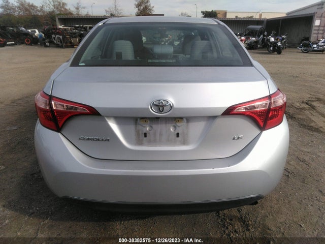 2018 TOYOTA COROLLA LE VIN: 5YFBURHEXJP747274