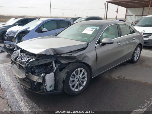 WDD3G4EB7KW024599 Mercedes-Benz A 220