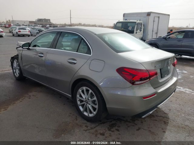 WDD3G4EB7KW024599 Mercedes-Benz A 220