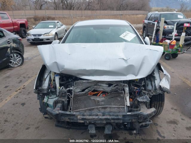 Hyundai Sonata Hybrid Se 2016 KMHE24L12GA033450 Image 13