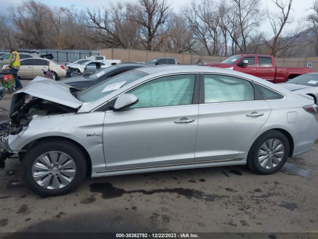 Hyundai Sonata Hybrid Se 2016 KMHE24L12GA033450 Image 15