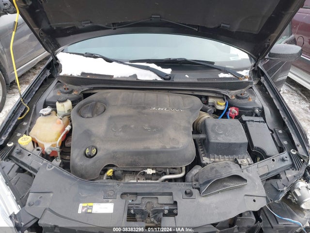 1C3CCBAG8EN101555 Chrysler 200 LX