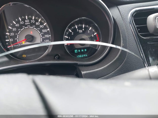1C3CCBAG8EN101555 Chrysler 200 LX