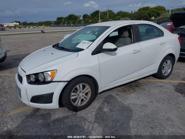 Chevrolet Sonic Lt Auto 2014 1G1JC5SH1E4103917 Image 2