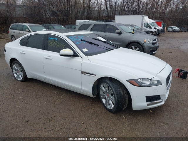 2016 JAGUAR XF SAJBJ4BV3GCY16801 Photo 0