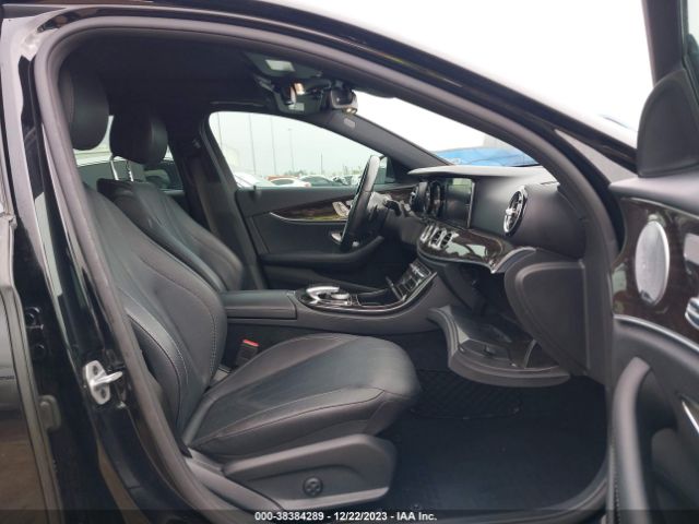 WDDZF4JB2KA520989 Mercedes-Benz E 300