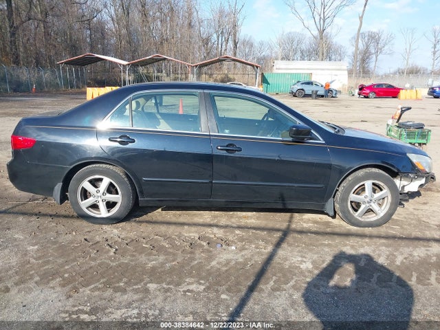 2005 HONDA ACCORD 2.4 EX VIN: 1HGCM56735A046122