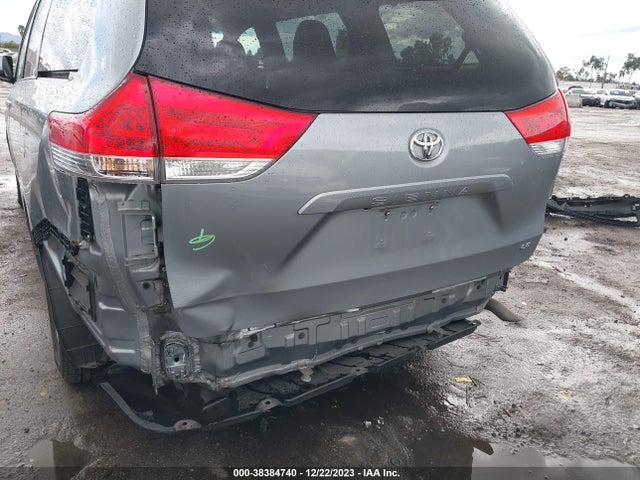 2013 TOYOTA SIENNA LE V6 8 PASSENGER VIN: 5TDKK3DC3DS327603