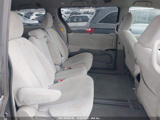 2013 TOYOTA SIENNA LE V6 8 PASSENGER VIN: 5TDKK3DC3DS327603