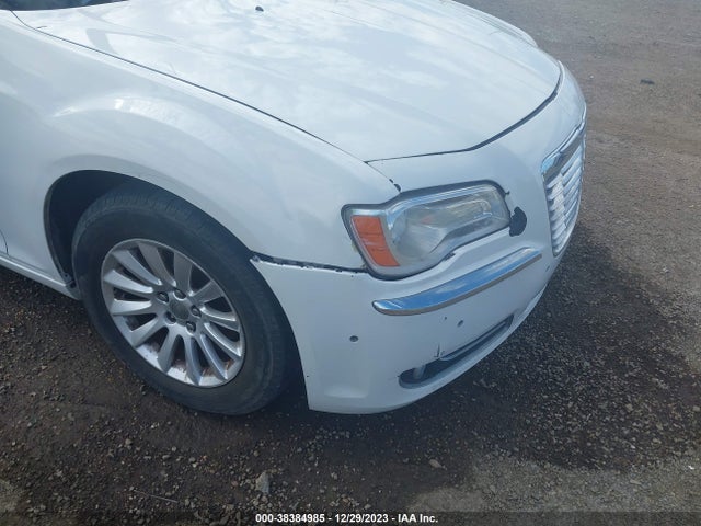 Chrysler 300 2014 2C3CCAAG6EH163183 Image 6