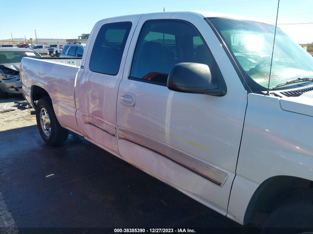2004 CHEVROLET SILVERADO 1500 LS VIN: 2GCEC19V841221048