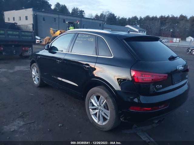 WA1JCCFS9JR016923 Audi Q3 2.0t Premium/2.0t Sport Premium
