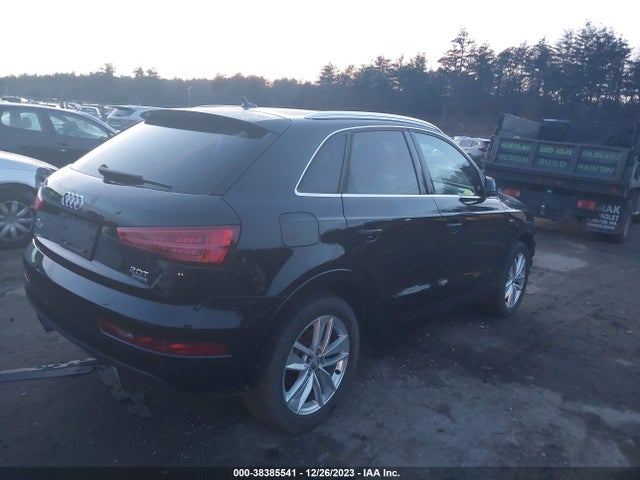 WA1JCCFS9JR016923 Audi Q3 2.0t Premium/2.0t Sport Premium