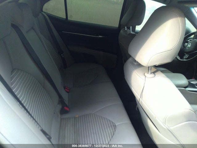 2018 TOYOTA CAMRY SE VIN: 4T1B11HK0JU675631