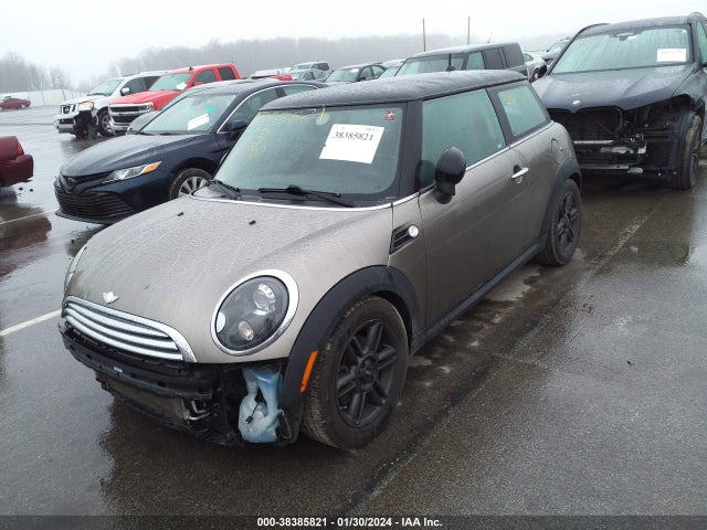2011 MINI COOPER WMWSU3C51BT098637 Photo 1