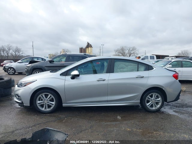 38386091 :رقم المزاد ، 1G1BE5SM0H7104197 vin ، 2017 Chevrolet Cruze Lt Auto مزاد بيع