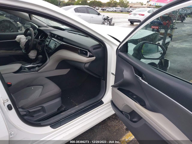 Toyota CAMRY LE 2019 4T1B11HK3KU848575 Image 5