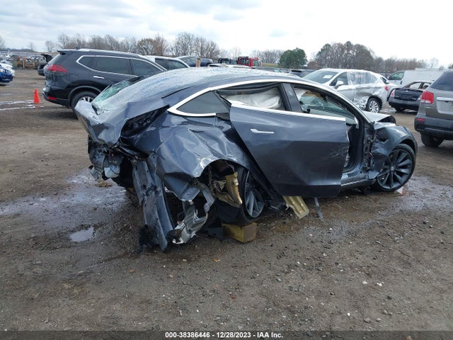 Tesla Model 3 Long Range/performance 2018 5YJ3E1EB9JF185327 Image 4
