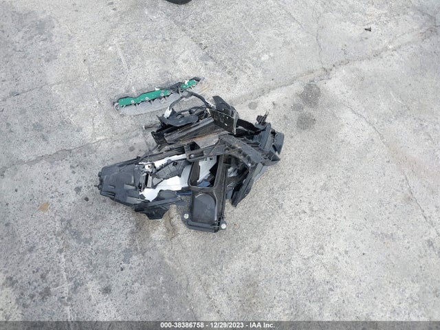 Tesla MODEL 3 2021 5YJ3E1EA1MF871146 Image 31