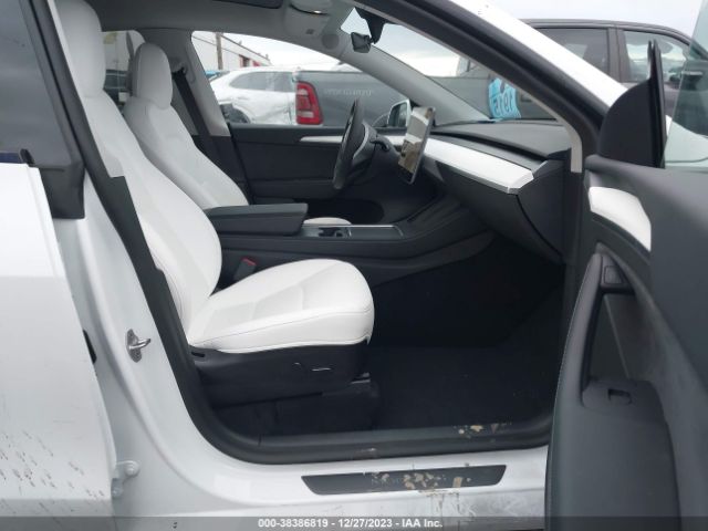 2023 TESLA MODEL Y 7SAYGDEE9PF631533 Photo 4