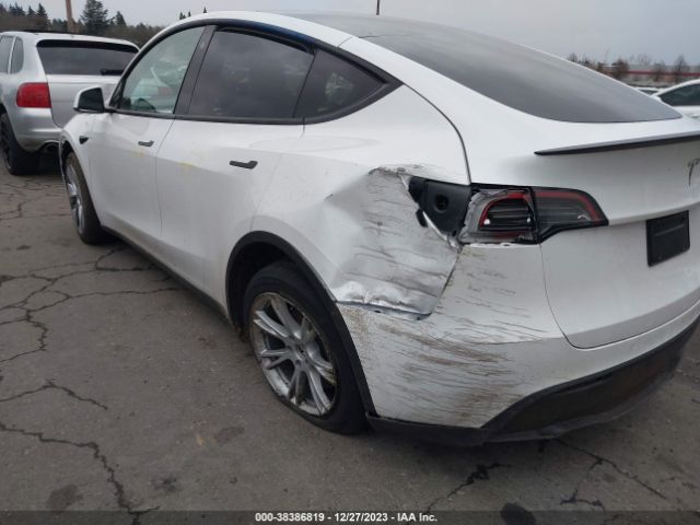 2023 TESLA MODEL Y 7SAYGDEE9PF631533 Photo 5