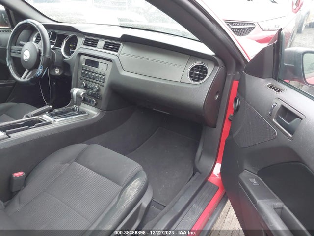 38386898 :رقم المزاد ، 1ZVBP8AN2A5112636 vin ، 2010 Ford Mustang V6/v6 Premium مزاد بيع