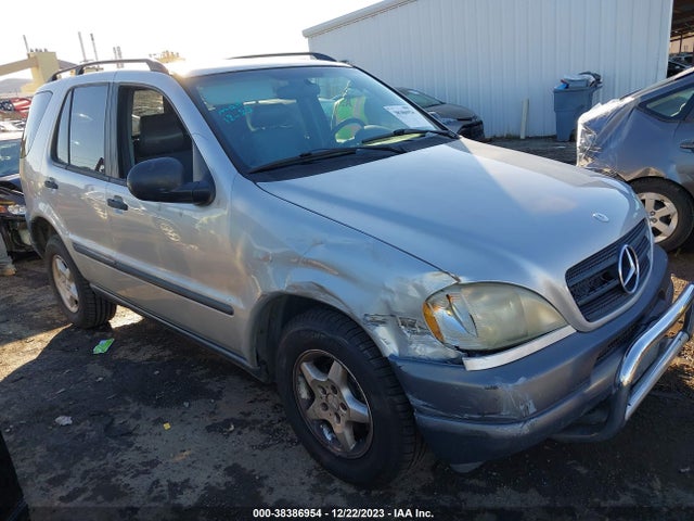 1998 MERCEDES-BENZ ML 320 CLASSIC VIN: 4JGAB54E0WA033029