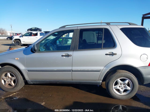 1998 MERCEDES-BENZ ML 320 CLASSIC VIN: 4JGAB54E0WA033029