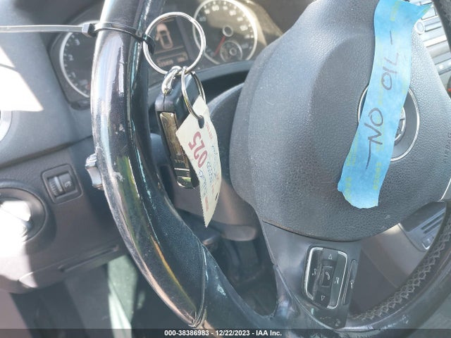 2013 VOLKSWAGEN TIGUAN S VIN: WVGAV3AX6DW619820