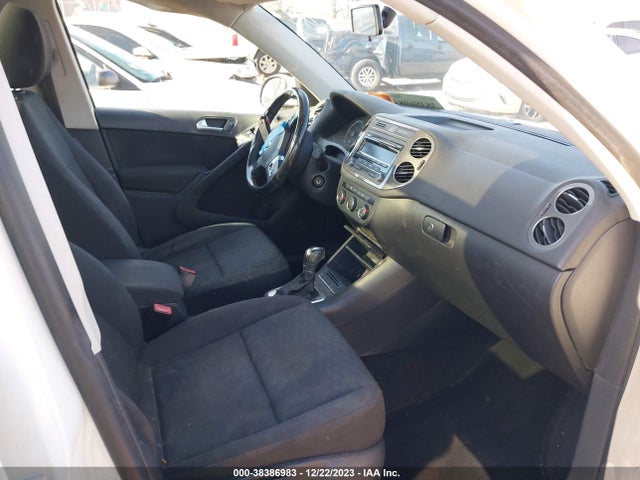 2013 VOLKSWAGEN TIGUAN S VIN: WVGAV3AX6DW619820