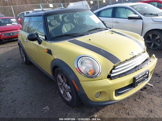 2011 MINI COOPER WMWSU3C57BTX95911 Photo 0