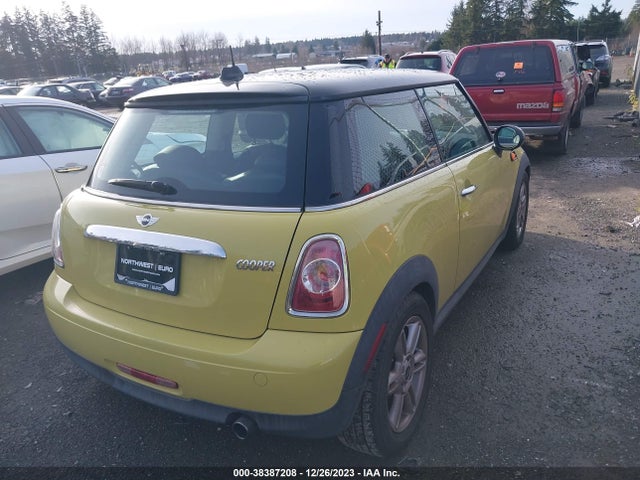 2011 MINI COOPER WMWSU3C57BTX95911 Photo 3