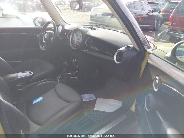 2011 MINI COOPER WMWSU3C57BTX95911 Photo 4