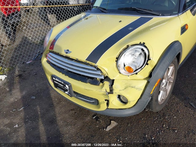 2011 MINI COOPER WMWSU3C57BTX95911 Photo 5
