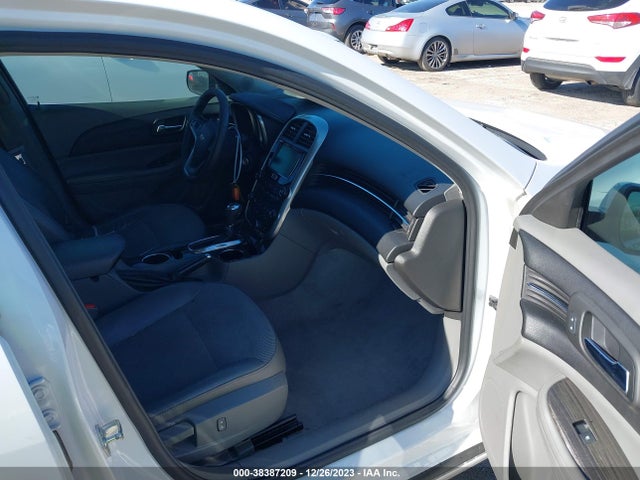 Chevrolet MALIBU 1LT 2015 1G11C5SL8FF240069 Image 5