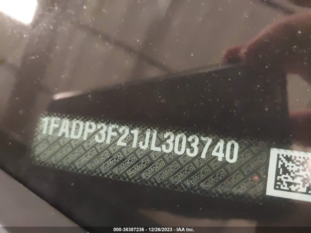 2018 FORD FOCUS SE VIN: 1FADP3F21JL303740