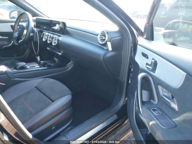 W1K3G4EB6LJ226770 Mercedes-Benz A 220