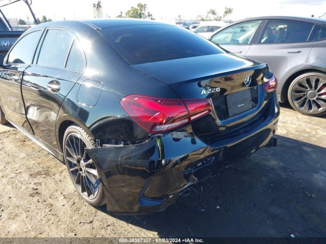 W1K3G4EB6LJ226770 Mercedes-Benz A 220