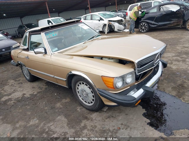1987 MERCEDES-BENZ 560 SL VIN: WDBBA48D1HA057204