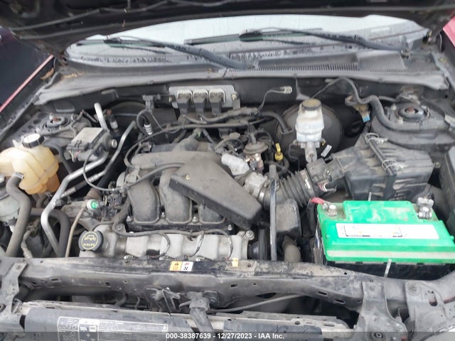 2005 FORD ESCAPE XLT VIN: 1FMYU93135KD42422