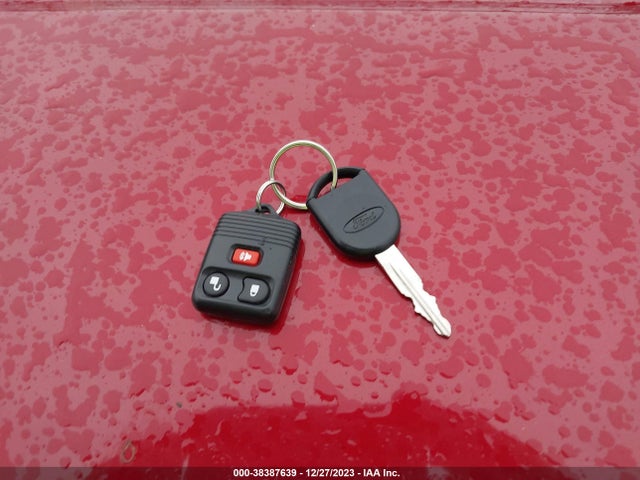 2005 FORD ESCAPE XLT VIN: 1FMYU93135KD42422