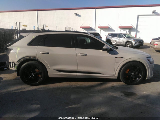 WA1LABGE2KB013034 Audi E-tron Premium Plus