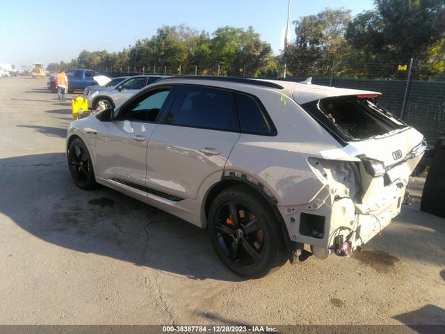 WA1LABGE2KB013034 Audi E-tron Premium Plus
