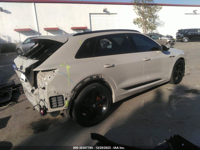 WA1LABGE2KB013034 Audi E-tron Premium Plus